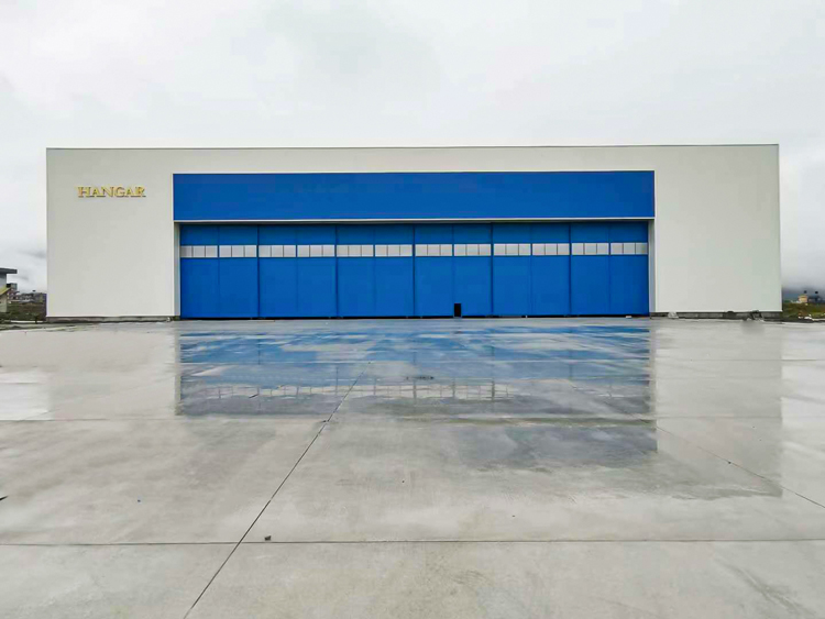 1654069513783107.jpg 尼泊爾卡拉國際機庫門.jpg